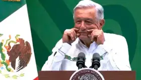"Me quieren silenciar", acusa AMLO tras denuncia de Xóchitl Gálvez