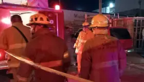 Pierde todo en incendio; vecino le prendió fuego a su casa