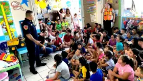 Dan bomberos pláticas de prevención a niños y adolescentes