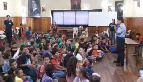 Por iniciar campamento de verano “Bomberitos Exploradores”