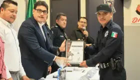 Busca Juan Gim mejorar imagen de la policía