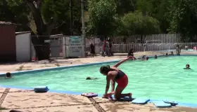 Llaman a seguir las reglas en albercas y balnearios