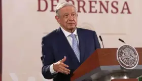 Dice AMLO a sus seguidores “serenos morenos”, ante presunta campaña en su contra