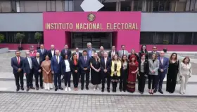 Se reúnen gobernadores de la Conago con representantes del INE