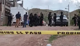 Agresor de policía sigue prófugo en Nogales