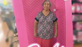 Ejemplo de la mujer trabajadora, la 'Barbie Campesina'
