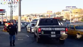 Atraca sujeto a mano armada farmacia y se lleva dinero en efectivo