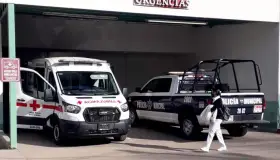 Agrede a su madre y causa daños en su vivienda