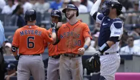 Urquidy sin decisión en triunfo de Astros