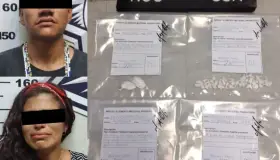 Sorprenden a pareja con droga en plaza del Centro