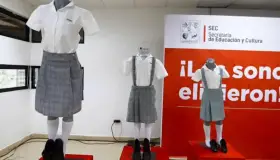 Podrán alumnas escoger entre falda o pantalón