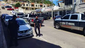 Provoca despojo de vehículo fuerte movilización policiaca