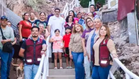 Alcalde supervisa obra de escalinata en Las Torres