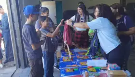 Entrega “Caminito al Cielo” mochilas y útiles escolares