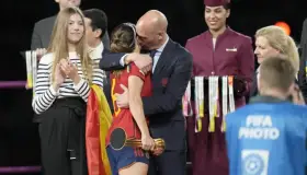 Indigna el beso de Luis Rubiales