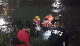 Madre y bebé migrantes son rescatados en río Bravo