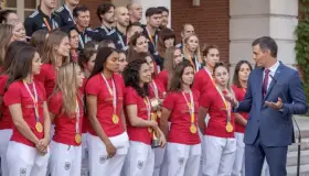 Presidente de España recibe a las campeonas