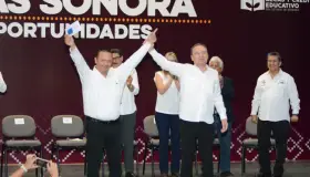 Entregan Durazo y Gim becas educativas