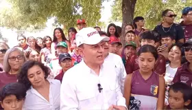 Dialoga Gobernador con jóvenes deportistas locales