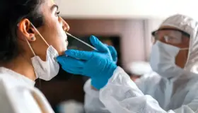 Pide OMS aumentar vigilancia por aumento de variante de Covid-19