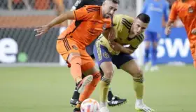 Incluye el Tri a Héctor Herrera