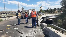 Reparan trozo de parapeto en distribuidor vial “El Greco”