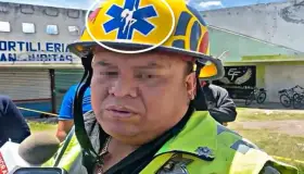 Causa polémica casco de funcionario en Tlaxcala, trae una bailarina