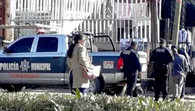 Entran a tienda por boquete en el techo
