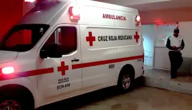 Cae niño a olla con agua hirviendo