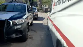 Privan de la libertad a joven y lo golpean