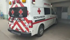 Agreden y roban a dos con armas blancas