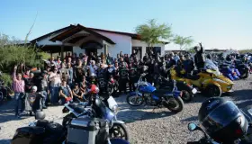 Apoyan motociclistas Estafeta de lucha contra el cáncer en El Paraíso de Don Polo