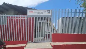 Derrumbarán baños en escuela Rodolfo Siordia