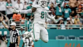 Expone Delfines la marca invicta