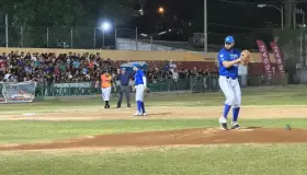 Cantan playball en la Fiesta Mexicana