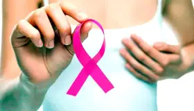 Invitan a realizarse exámenes médicos y aprovechar descuentos del Mes Rosa