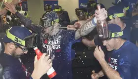 Avanzan Rangers a serie divisional