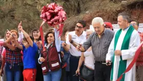 Inaugura alcalde obras de pavimentación en la colonia IMSS