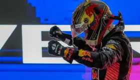 Pérez queda fuera del podio