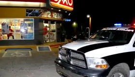 Asaltante se lleva 500 pesos con cuchillo en mano