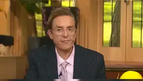 Pide Daniel Bisogno "no inventen más patrañas", habla sobre su estado de salud