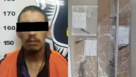 Sujeto amenaza con arma blanca a elementos del GOT