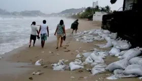 Pegó muy fuerte ‘Otis’ en Guerrero: AMLO