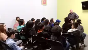 Llevan a jóvenes a “El Manicomio” con mensaje de esperanza