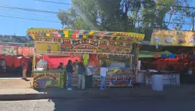 Ofrece panadería Don Fer rico y tradicional pan de muerto en la Feria del Hueso