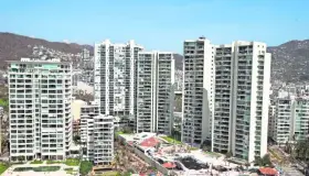 Prevé AMLO que se “reestrenen” hoteles en Acapulco para marzo-abril de 2024