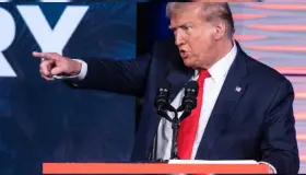 Asegura Trump que si hay Tercera Guerra Mundial, México no existirá