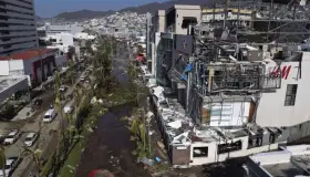 NASA muestra imágenes del antes y después del huracán Otis en Acapulco