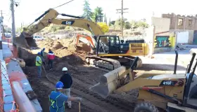 Tras derrumbe en trabajos de la Tecnológico, rescatan a trabajador