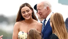Sufre ataque automóvil de nieta de Joe Biden en Washingto